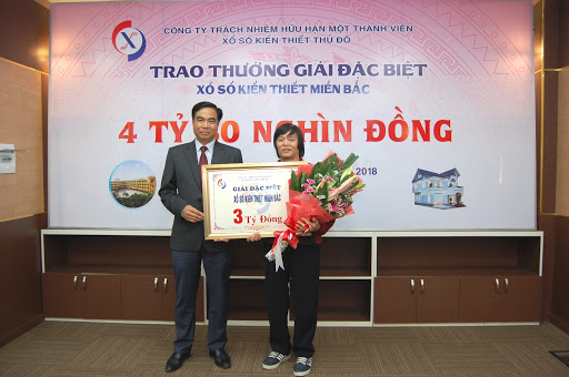 lĩnh thưởng xổ số miền bắc